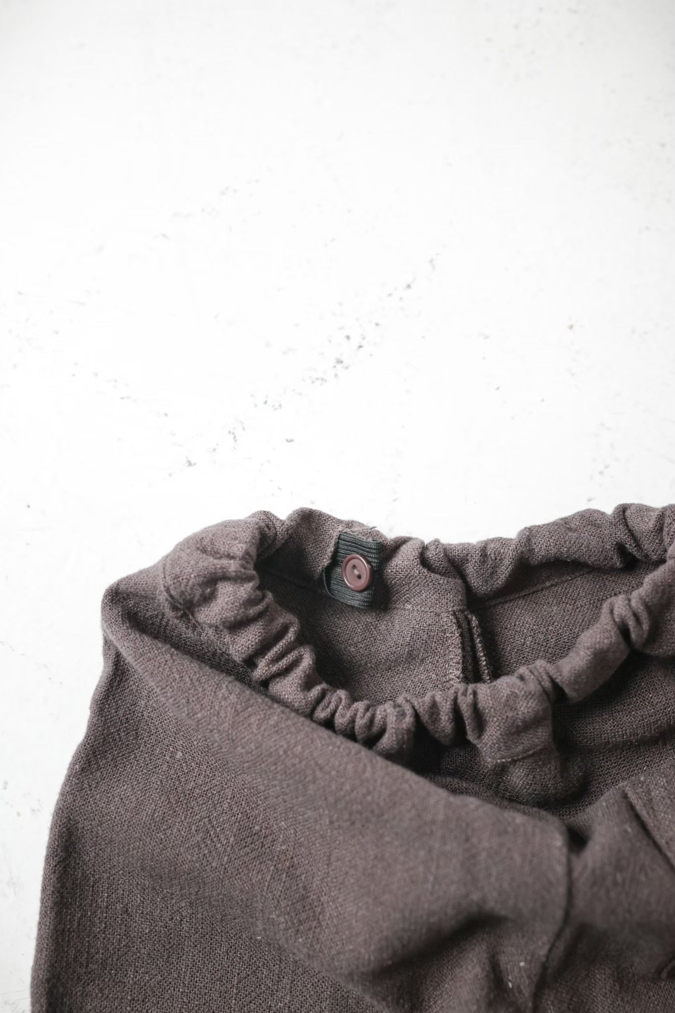 tab rough pants | タブ付きパンツ | チャコール